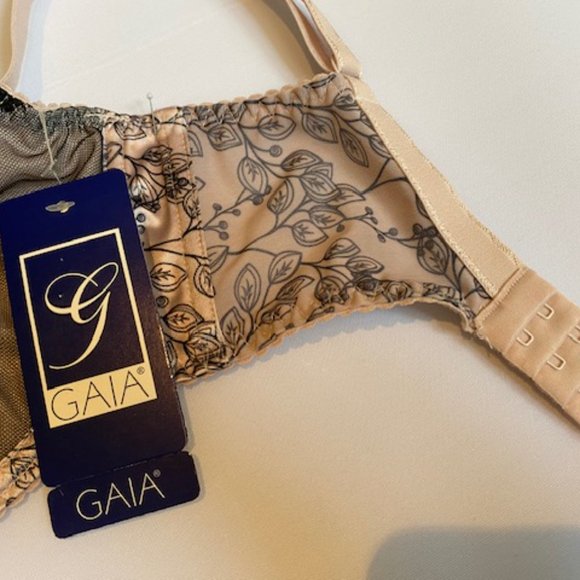 Underwire Balconette Sheer Mesh Bra - Picture 6 of 6